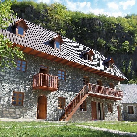 Bujtina Berishta Theth Hotel Ngoại thất bức ảnh